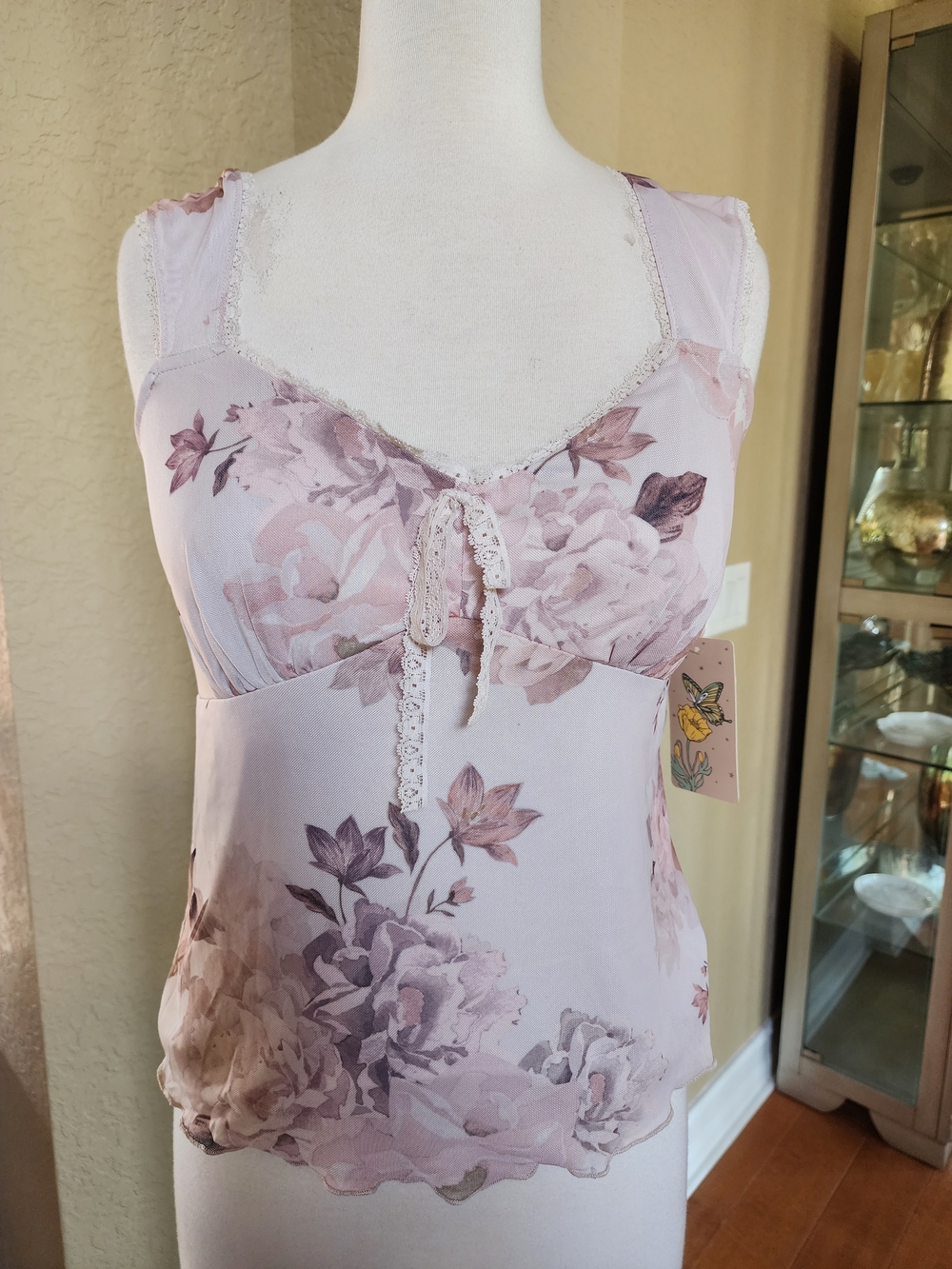 Persaya Floral Lace-Trim Chemise Tank in Light Pink